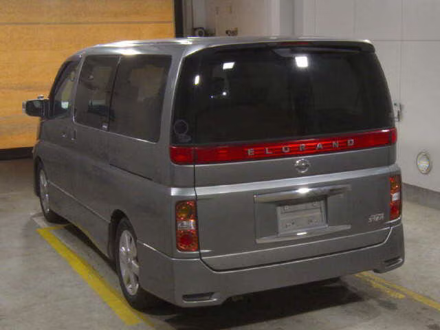 NISSAN ELGRAND