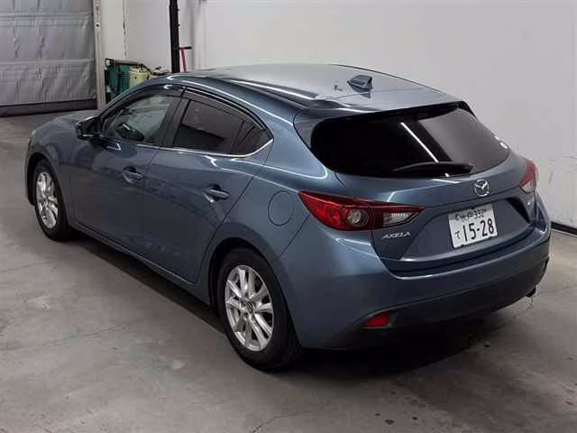 MAZDA AXELA