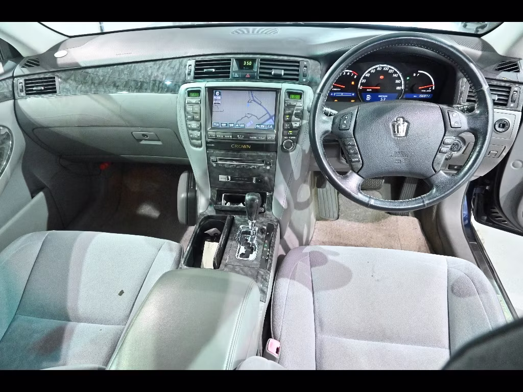 TOYOTA CROWN