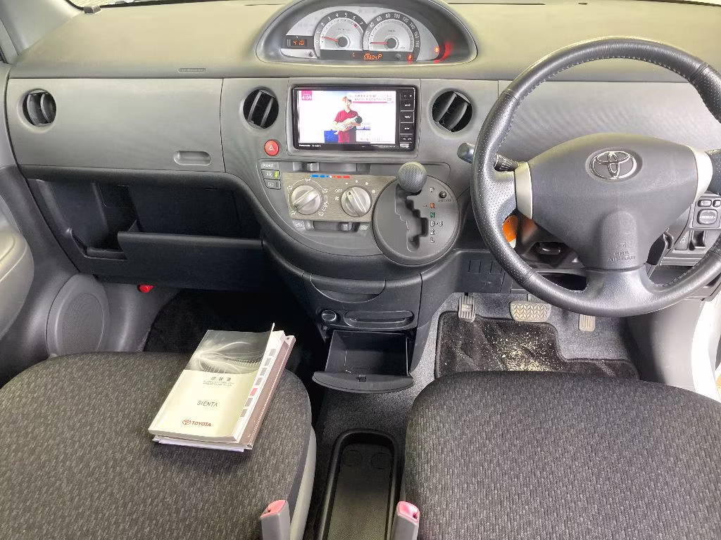 TOYOTA SIENTA