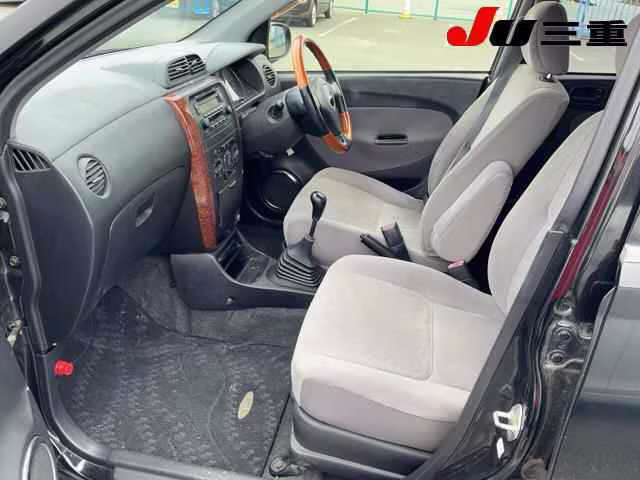 DAIHATSU MIRA AVY