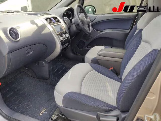 MITSUBISHI COLT