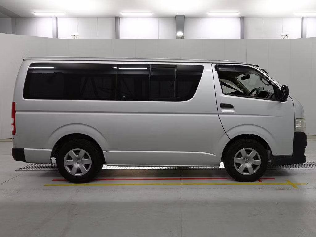 TOYOTA REGIUS ACE