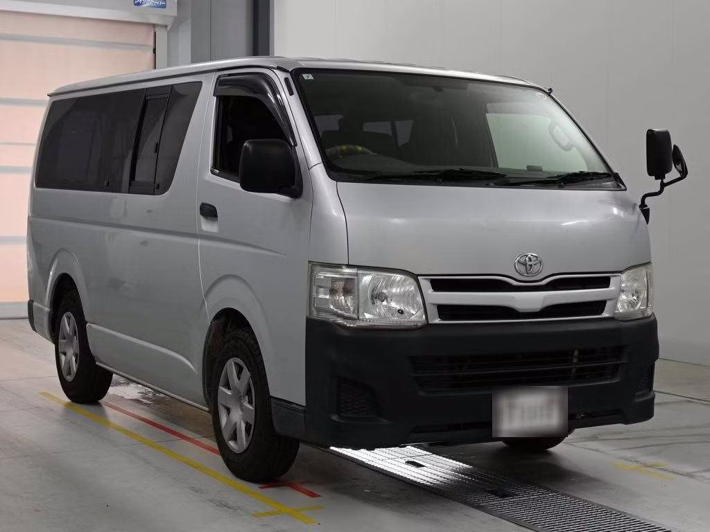 TOYOTA REGIUS ACE
