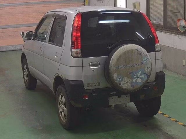 DAIHATSU TERIOS KID