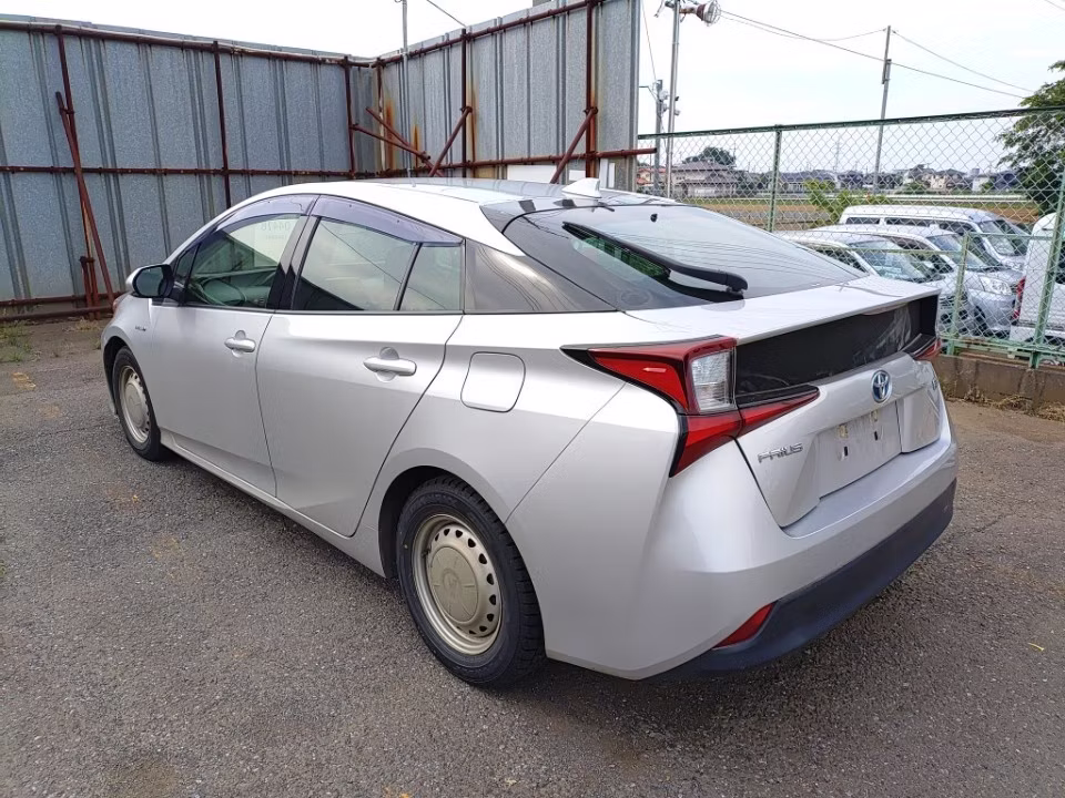 TOYOTA PRIUS