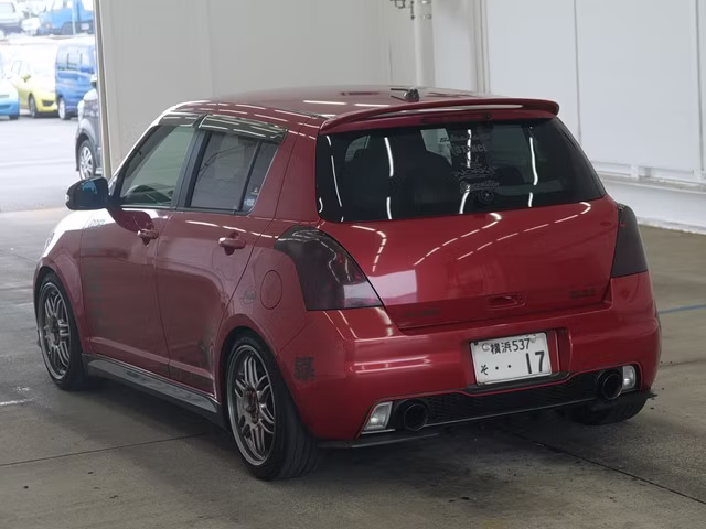 SUZUKI SWIFT