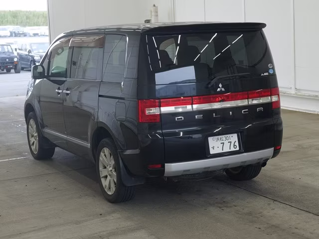 MITSUBISHI DELICA D:5