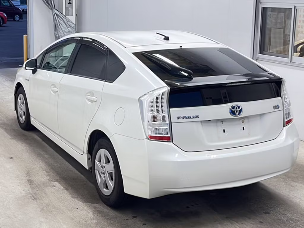 TOYOTA PRIUS