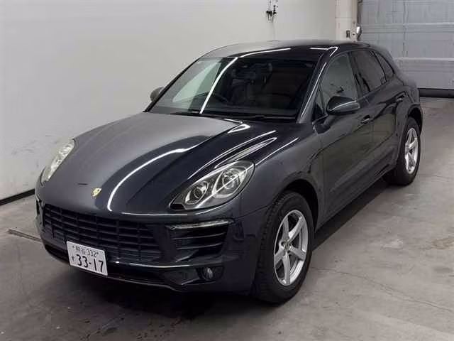 PORSCHE MACAN