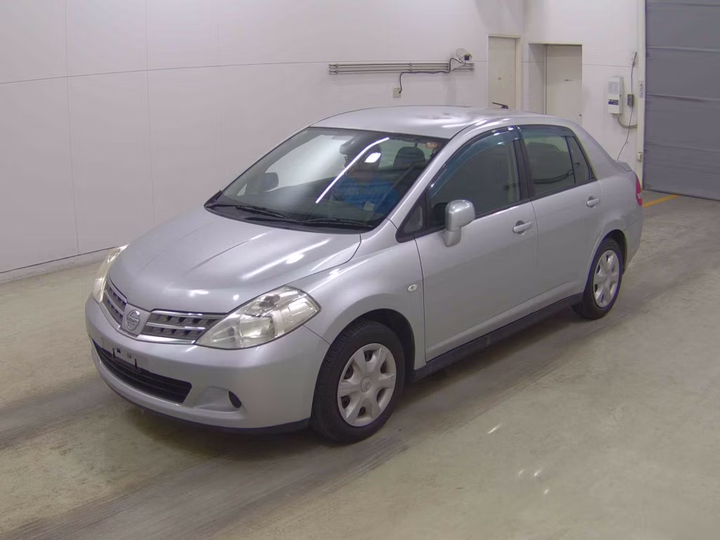 NISSAN TIIDA LATIO