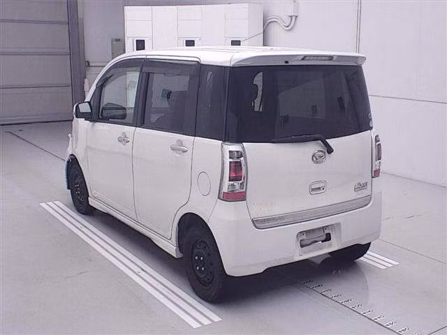 DAIHATSU TANTO EXE