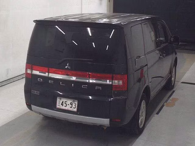 MITSUBISHI DELICA D:5