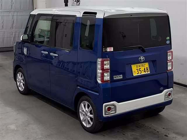 TOYOTA PIXIS MEGA