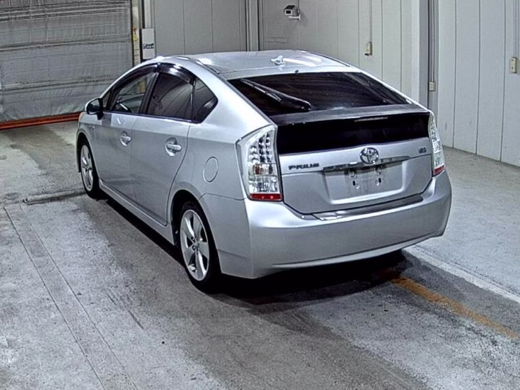 TOYOTA PRIUS
