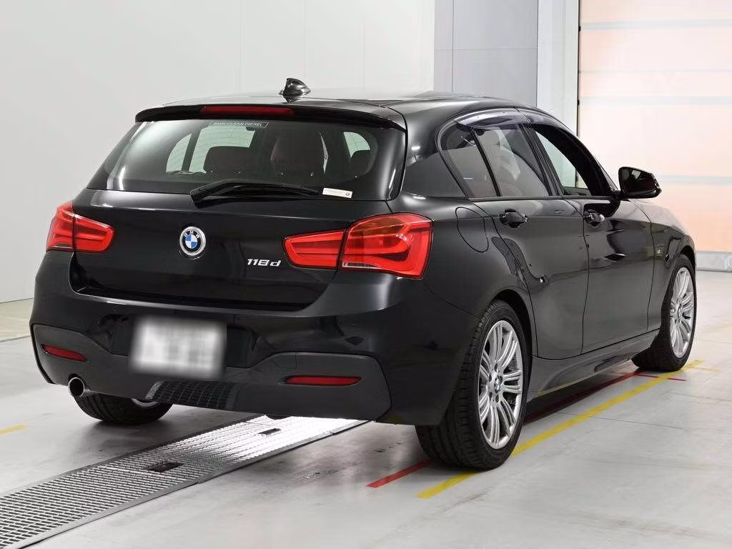 BMW 1-SERIES