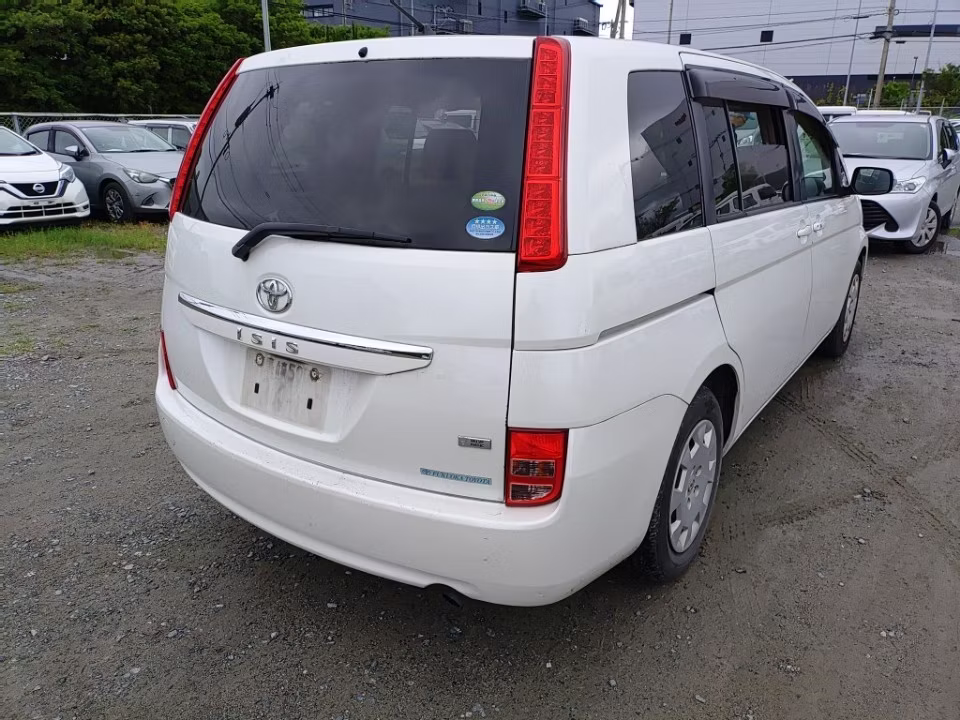 TOYOTA ISIS