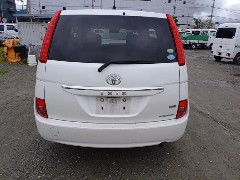 TOYOTA ISIS