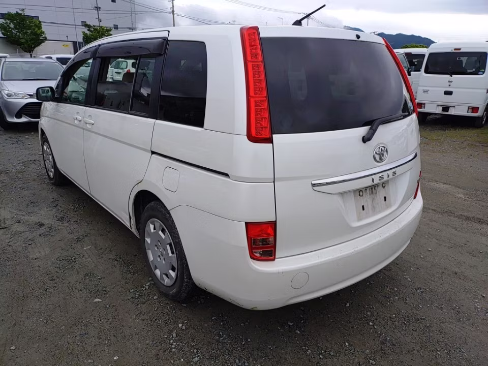 TOYOTA ISIS