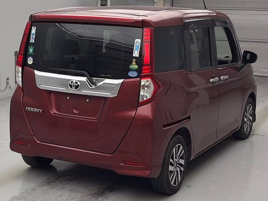 TOYOTA ROOMY