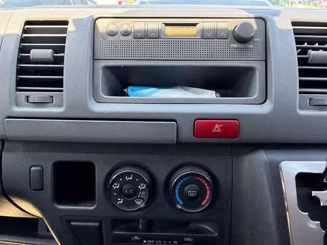 TOYOTA REGIUS ACE