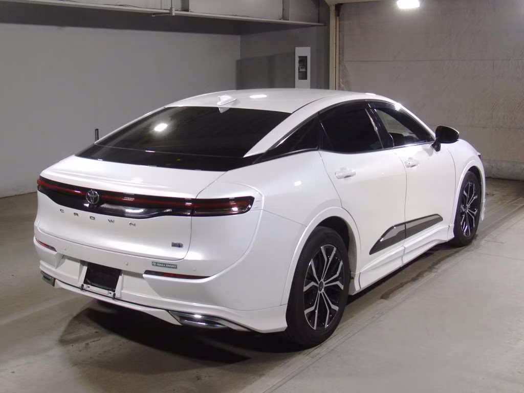 TOYOTA CROWN