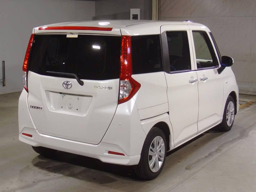 TOYOTA ROOMY