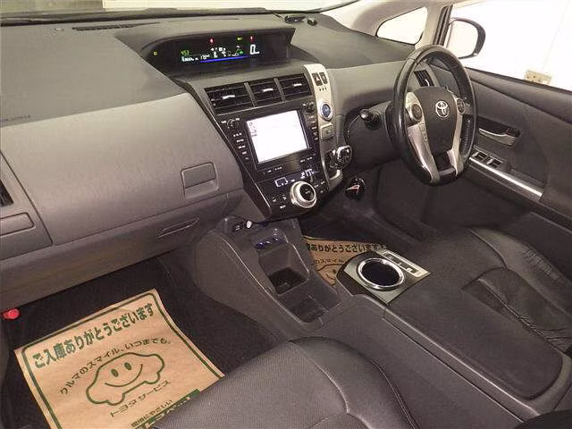 TOYOTA PRIUS ALPHA