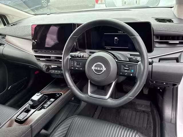 NISSAN AURA