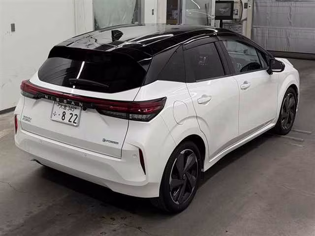 NISSAN AURA
