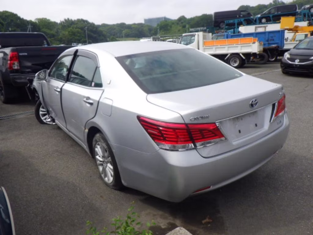 TOYOTA CROWN