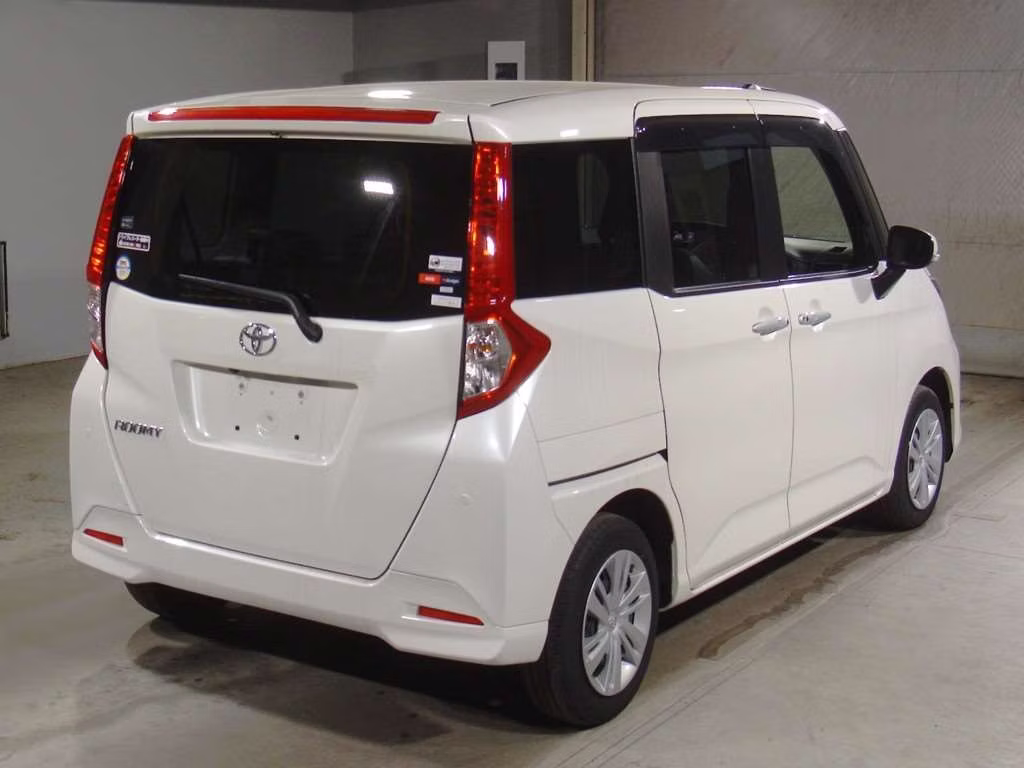 TOYOTA ROOMY