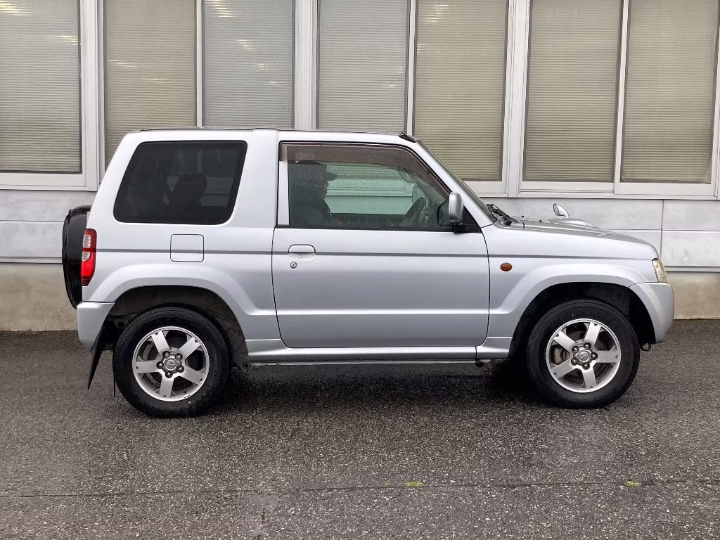 MITSUBISHI PAJERO MINI