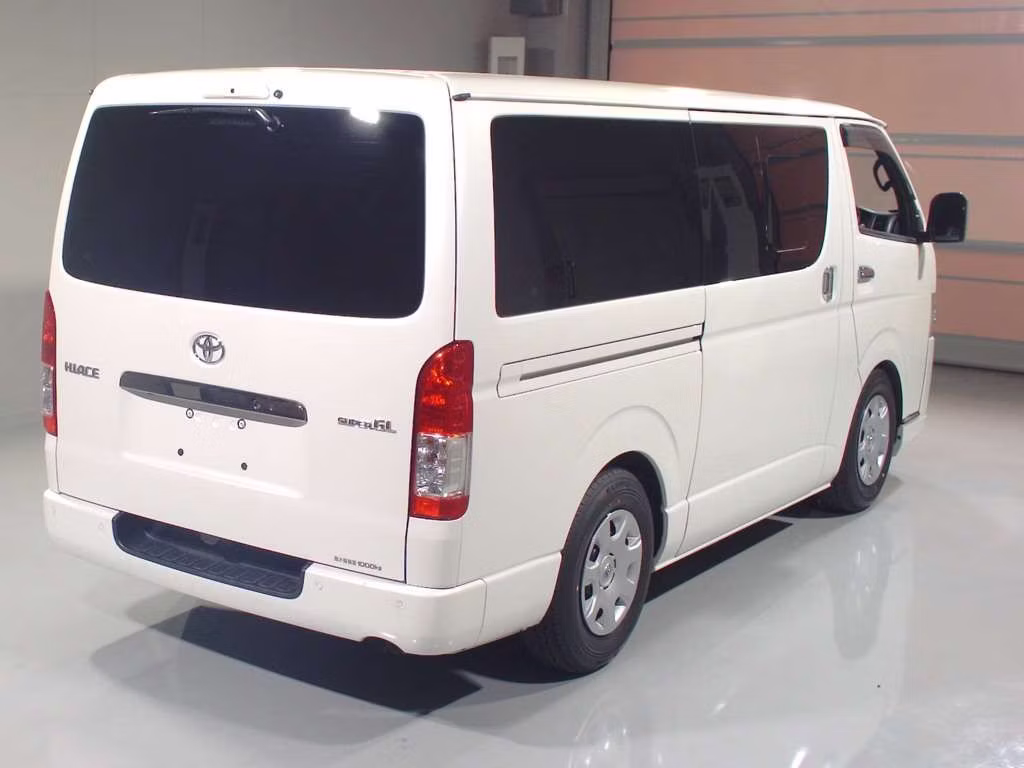 TOYOTA REGIUS ACE