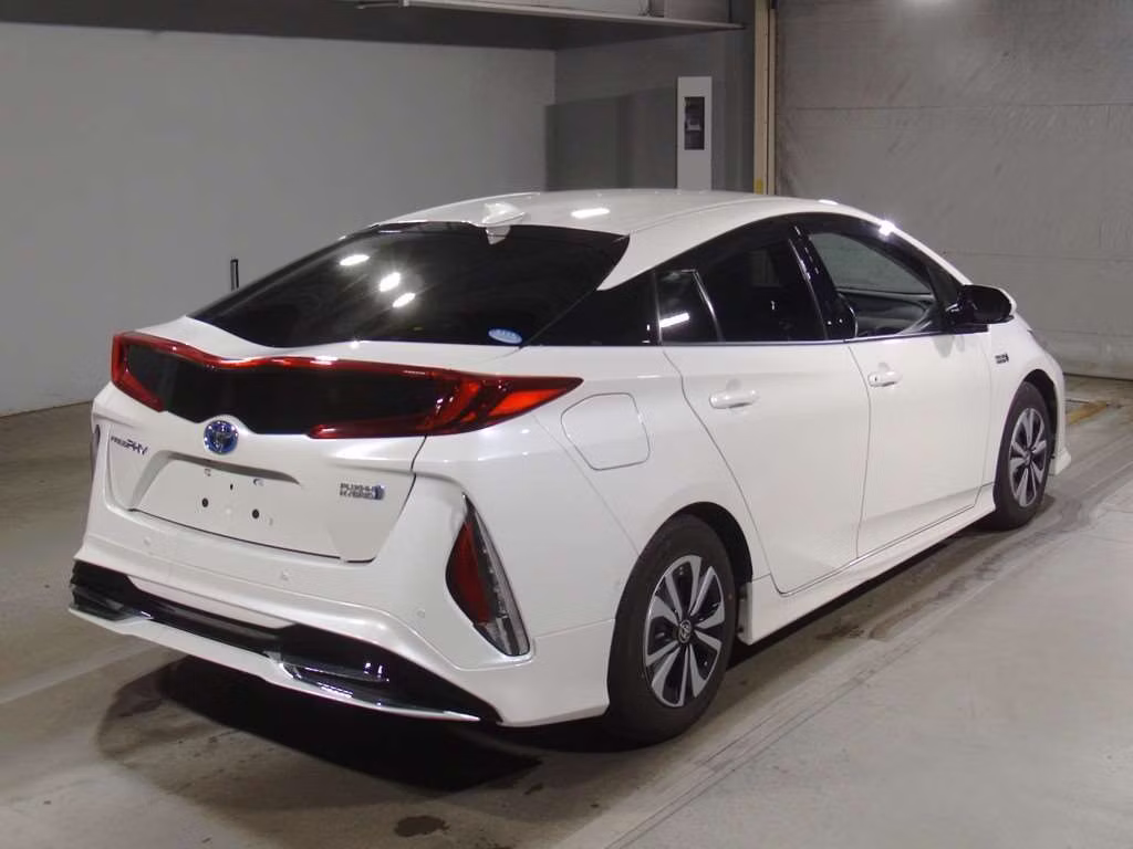 TOYOTA PRIUS PHV