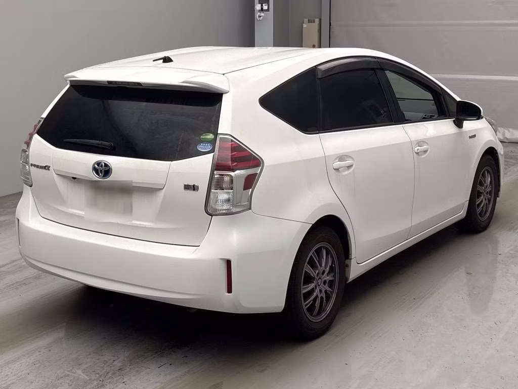 TOYOTA PRIUS ALPHA