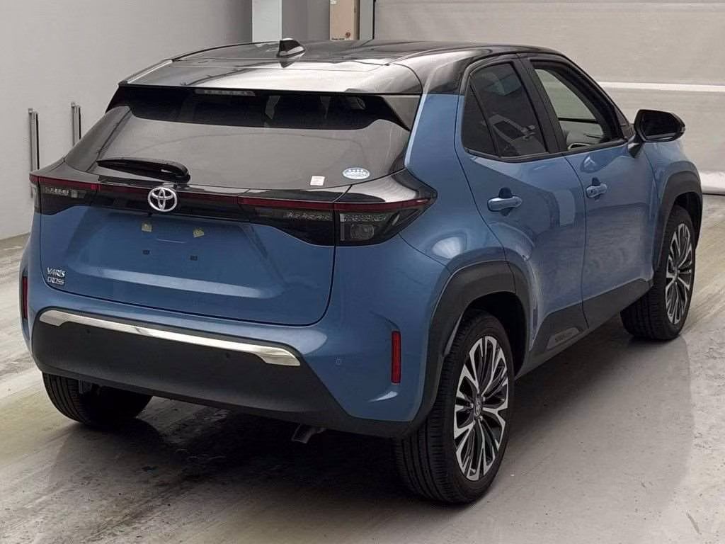 TOYOTA YARIS CROSS