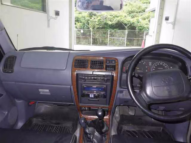 TOYOTA HILUX SURF