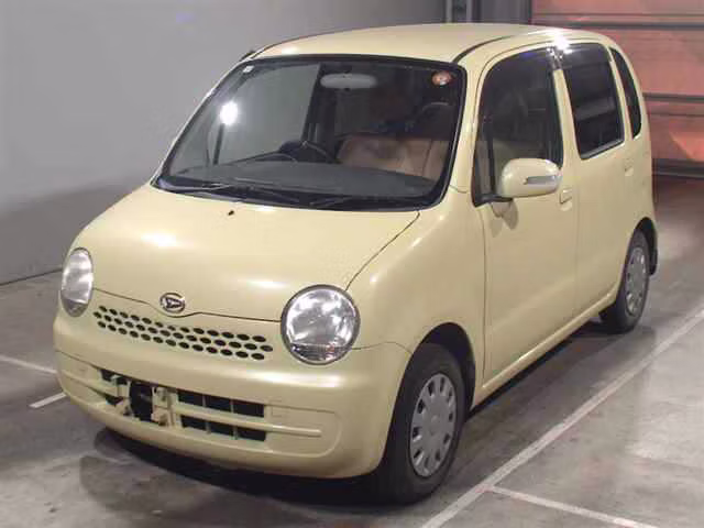 DAIHATSU MOVE LATTE