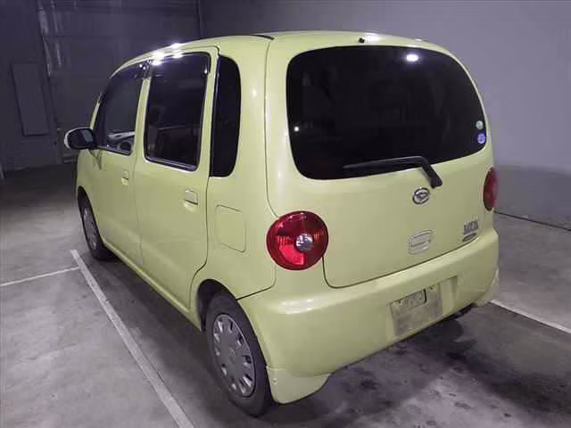 DAIHATSU MOVE LATTE