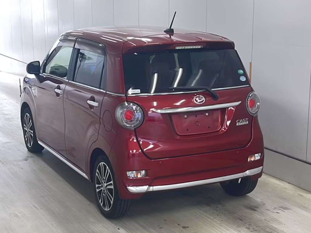 DAIHATSU CAST