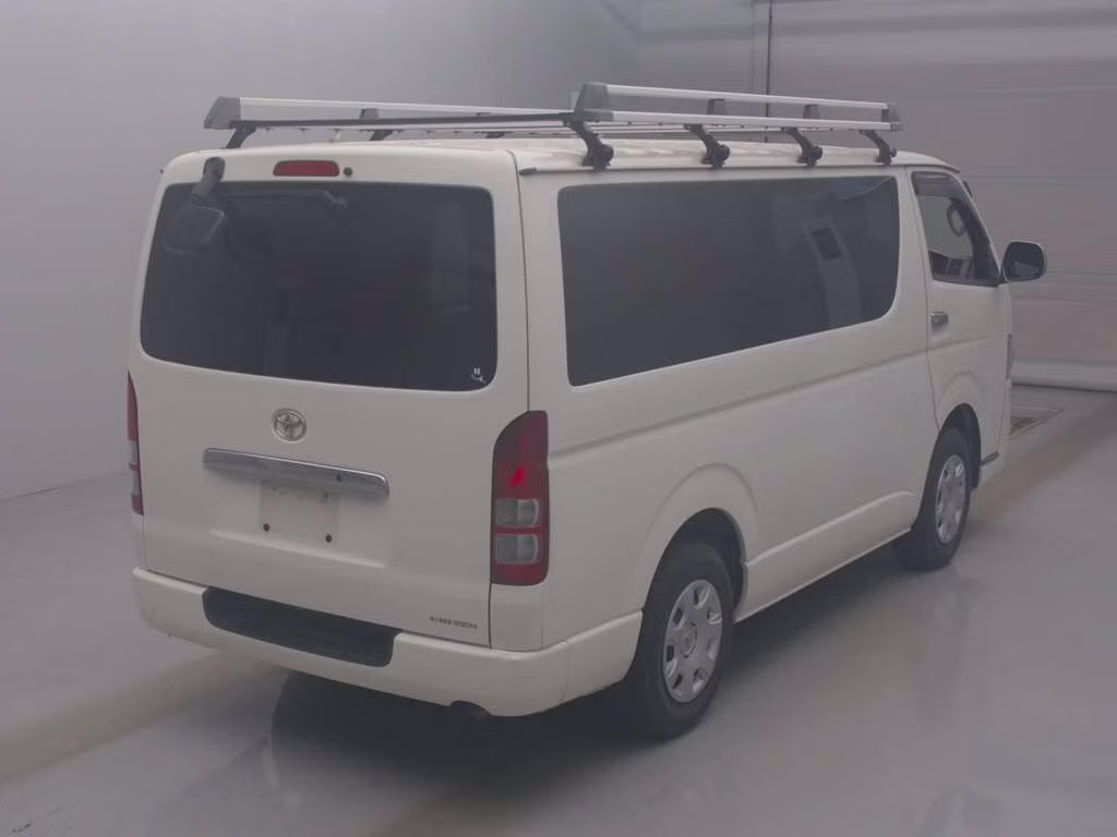 TOYOTA REGIUS ACE