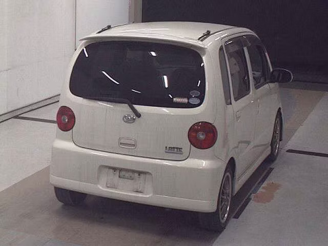 DAIHATSU MOVE LATTE
