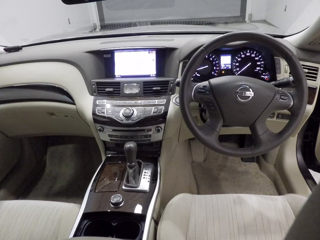 NISSAN FUGA