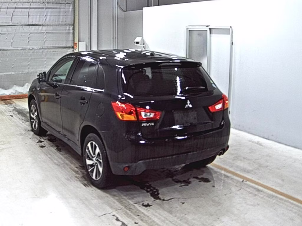 MITSUBISHI RVR
