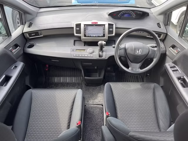 HONDA FREED SPIKE