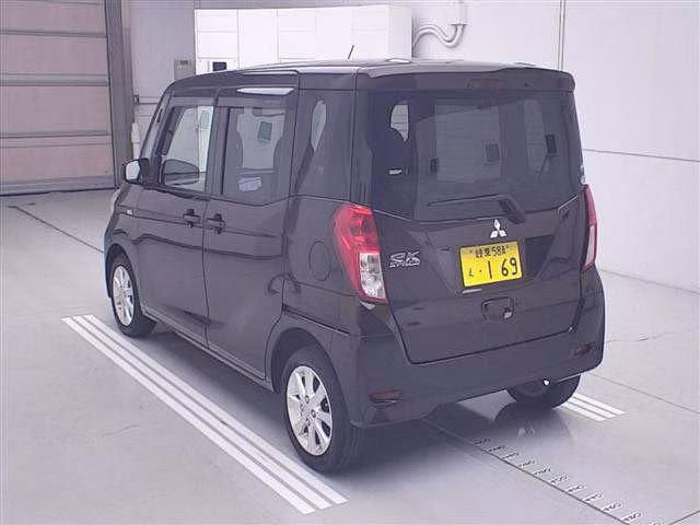 MITSUBISHI EK SPACE