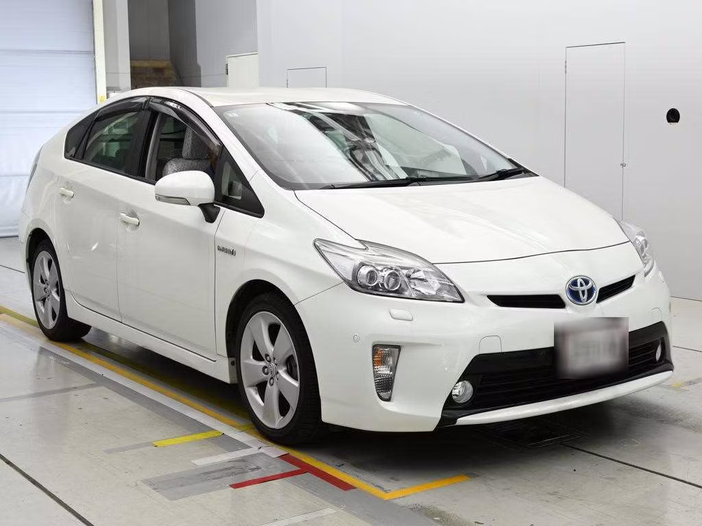 TOYOTA PRIUS