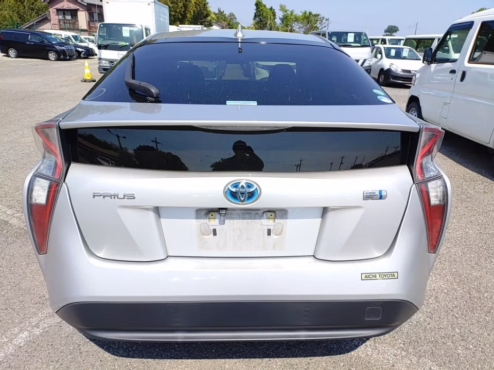 TOYOTA PRIUS