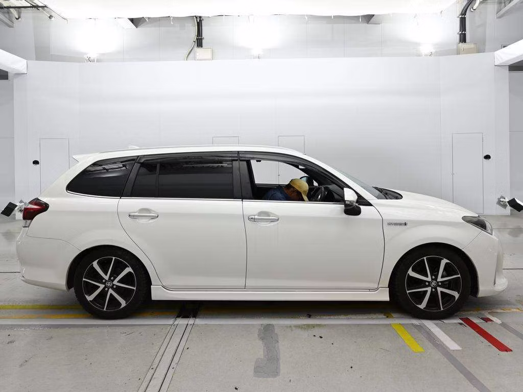 TOYOTA COROLLA FIELDER